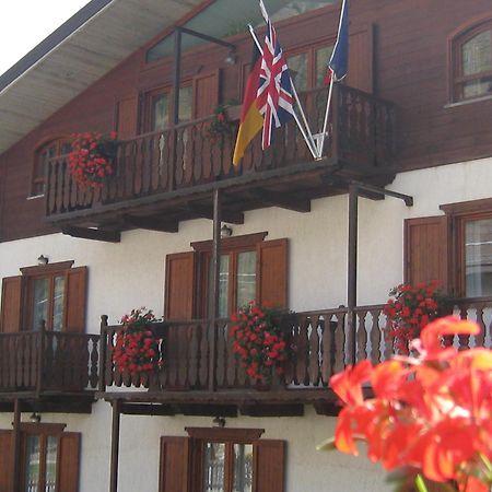 Hotel Villa Plinia Pragelato Exterior foto
