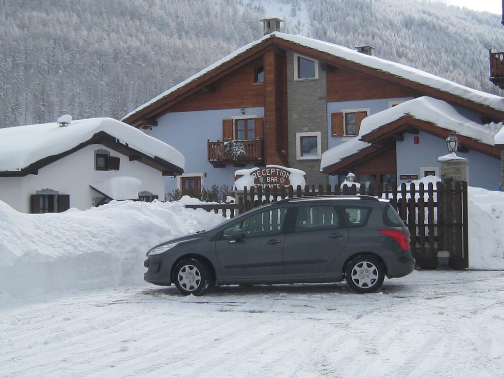 Hotel Villa Plinia Pragelato Exterior foto